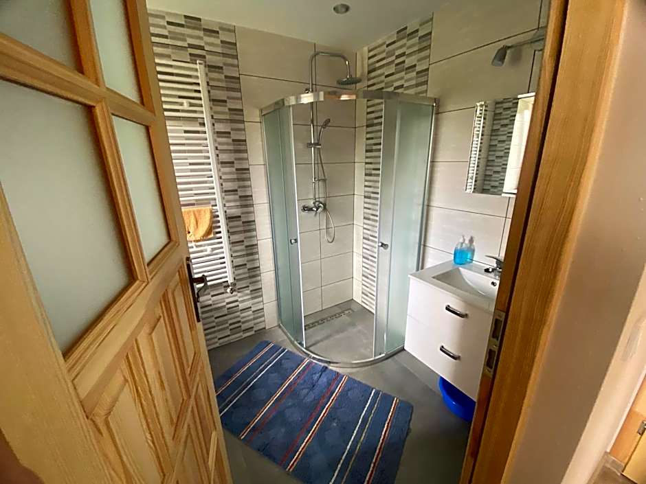 Wynajem Pokoi gościnnych Jaś i Małgosia