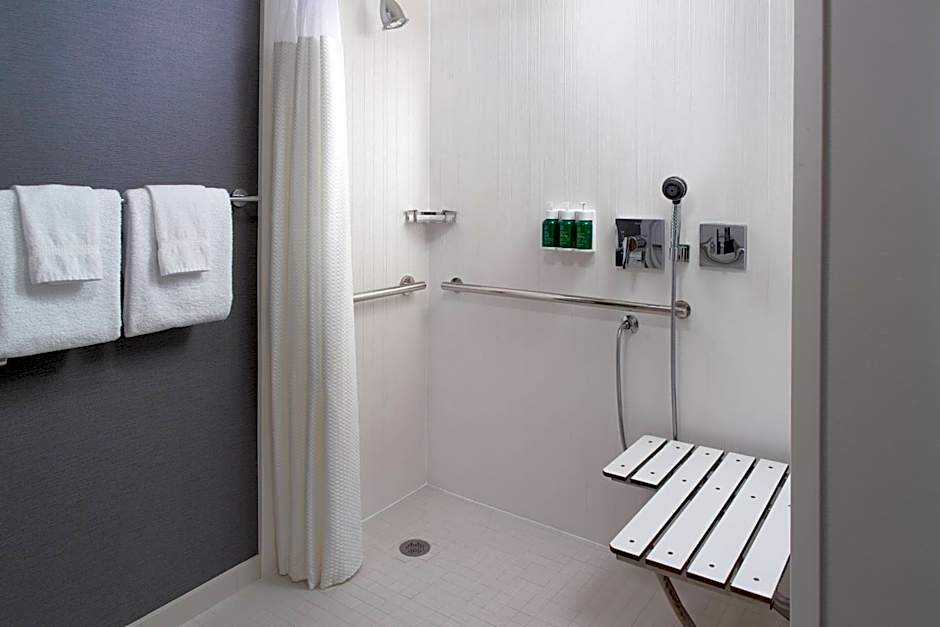 Courtyard by Marriott Raleigh Midtown