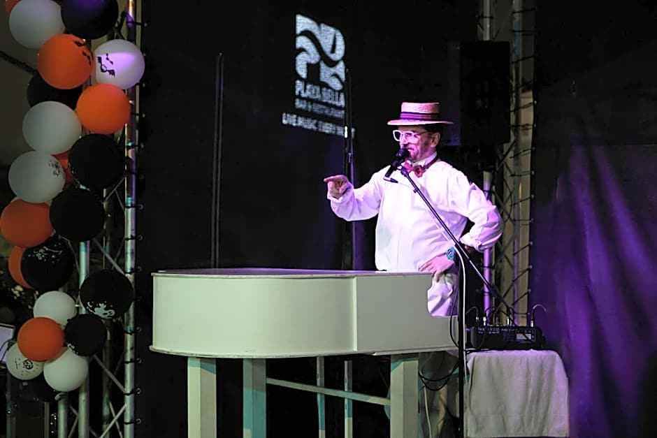 Playa Bella Apartments