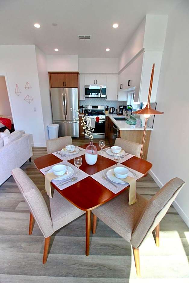 Los Angeles 3BR Villa Suites with Free Parking