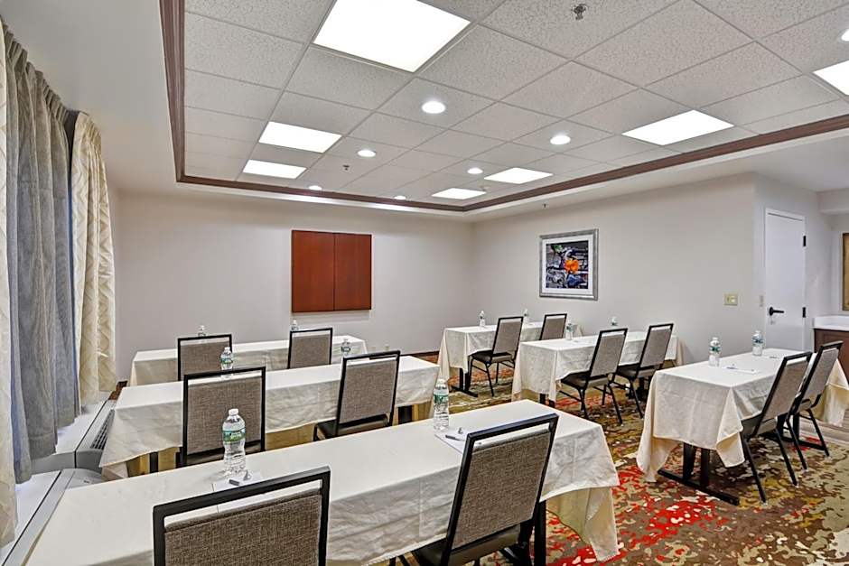 Hampton Inn Albany-Wolf Road (Airport)