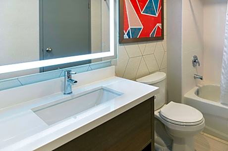 2 Queen Beds, Suite, Nonsmoking