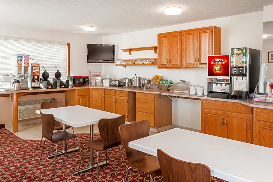 Super 8 by Wyndham Shipshewana