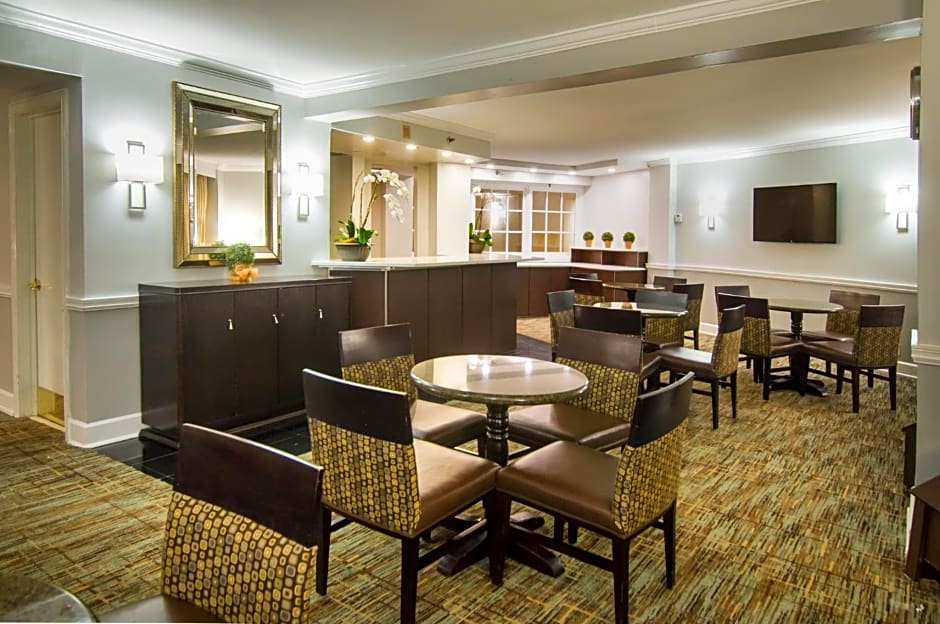 Crowne Plaza Executive Center Baton Rouge By IHG
