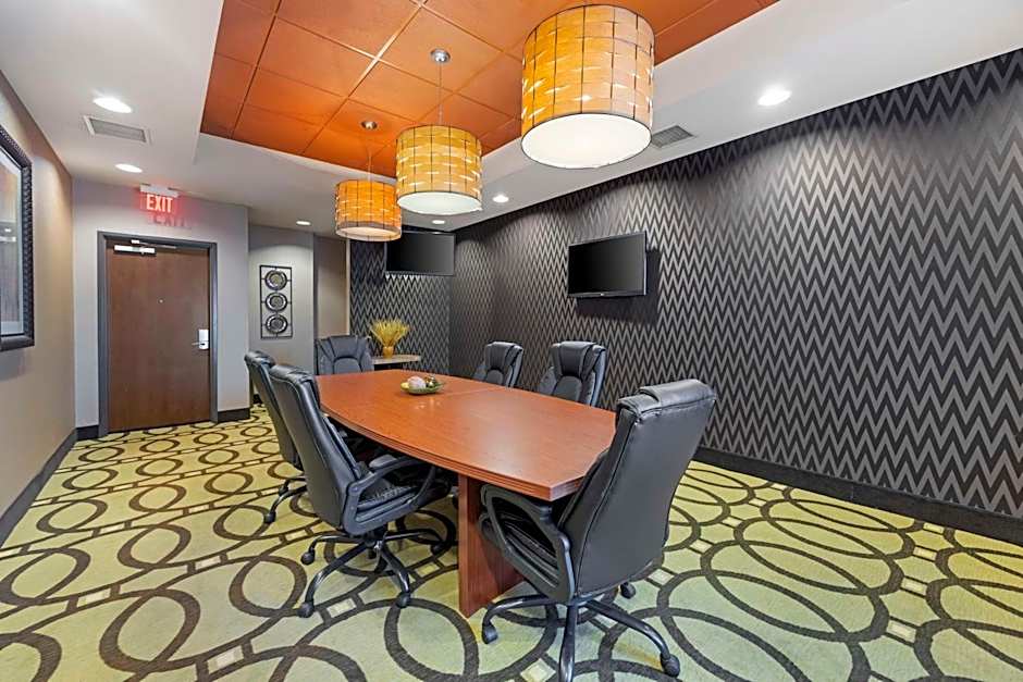 Best Western Plus Tupelo Inn & Suites