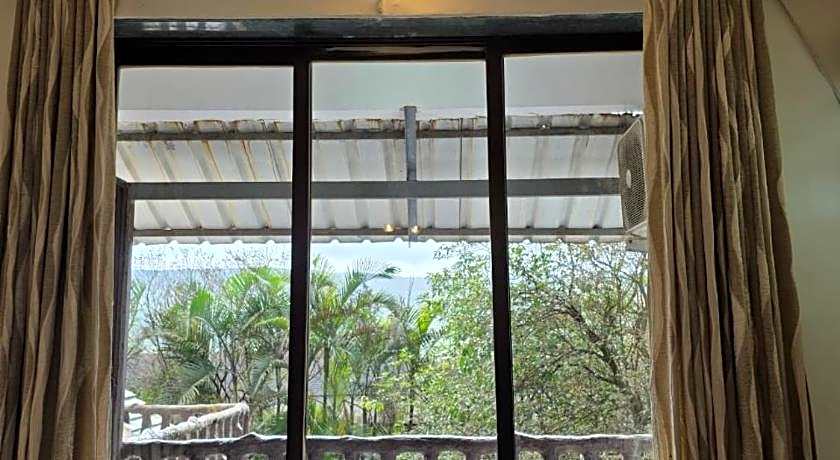 Cloud Green Residency