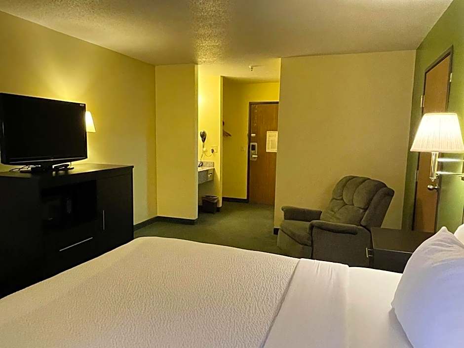 Super 8 by Wyndham Colby