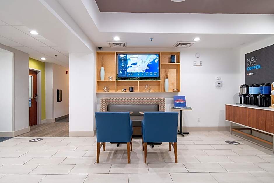 Holiday Inn Express Hotel & Suites Bedford By IHG