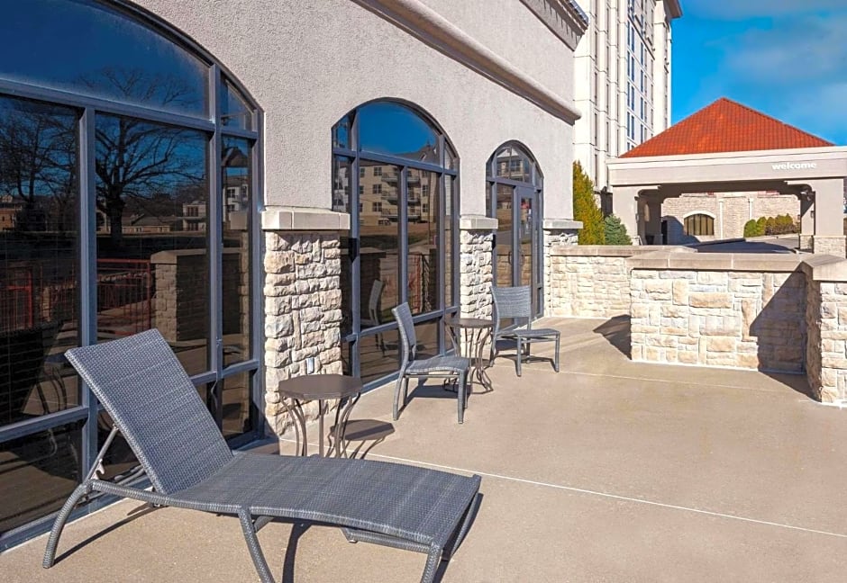 Hampton Inn By Hilton & Suites Kansas City-Country Club Plaza