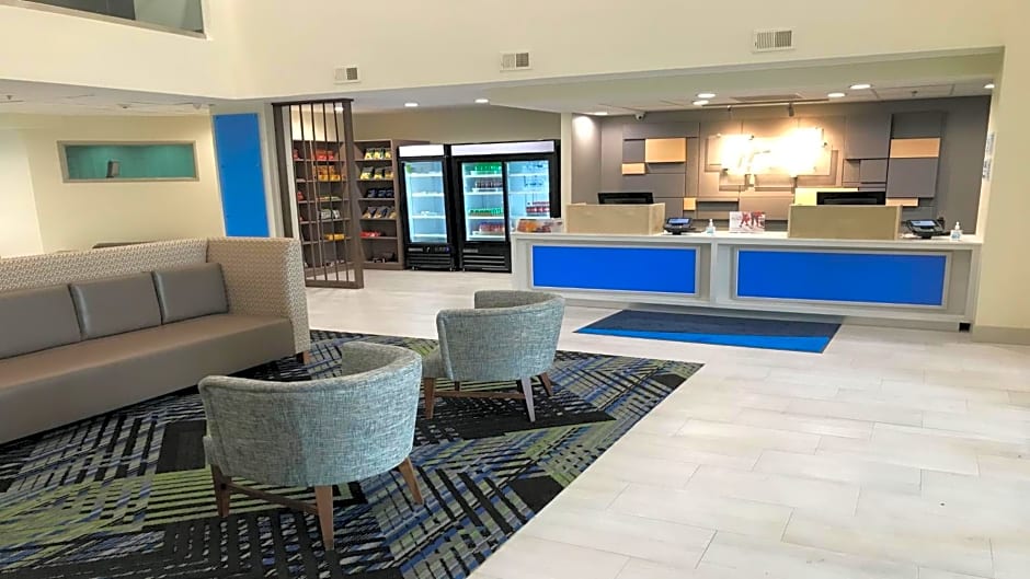 Holiday Inn Express & Suites Arlington North – Stadium Area by IHG