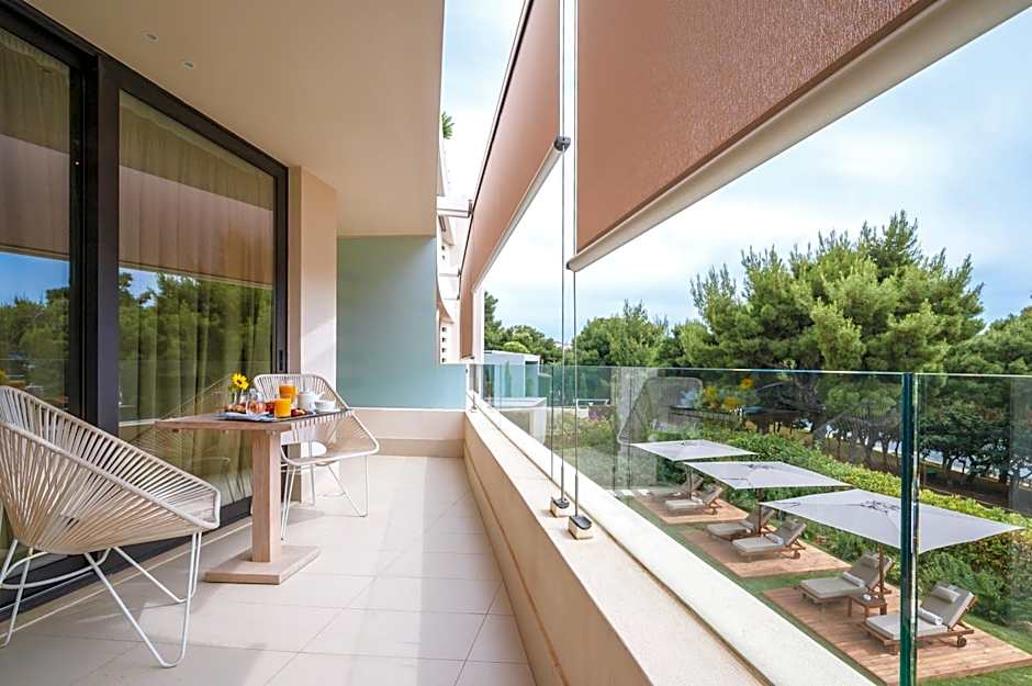 Somewhere Vouliagmeni