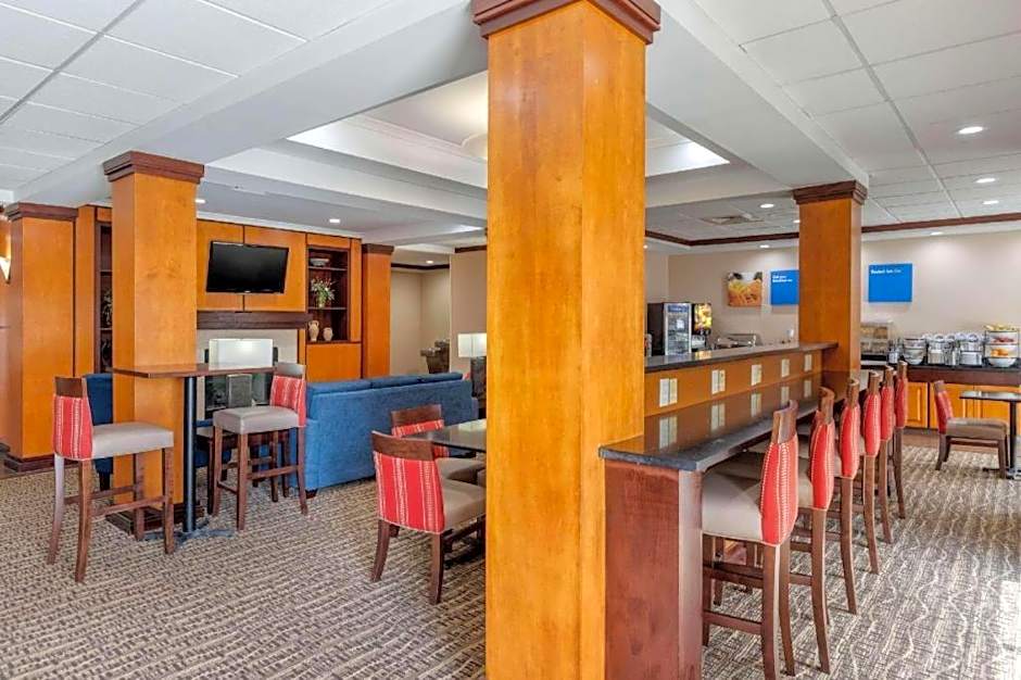 Comfort Inn & Suites
