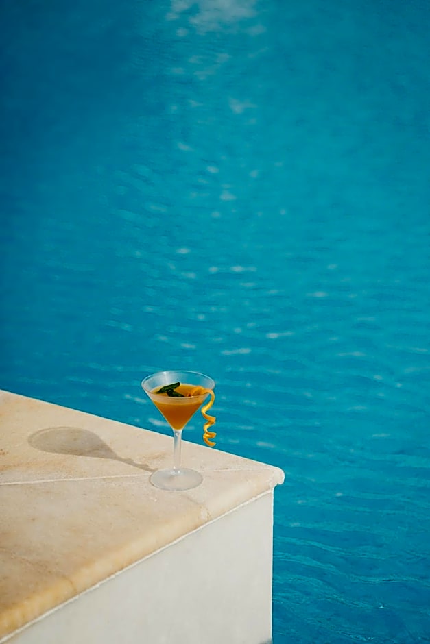 Mr and Mrs White Paros