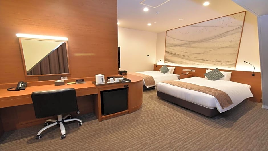 Odysis Suites Osaka Airport Hotel