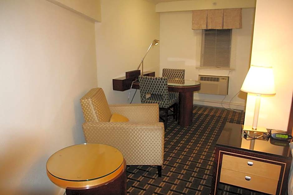 Bedford Plaza Hotel