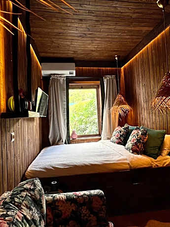 Deluxe wood cabin with Mountain View