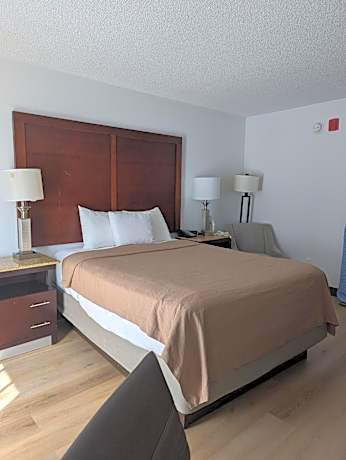Queen Room - Disability Access/Non-Smoking