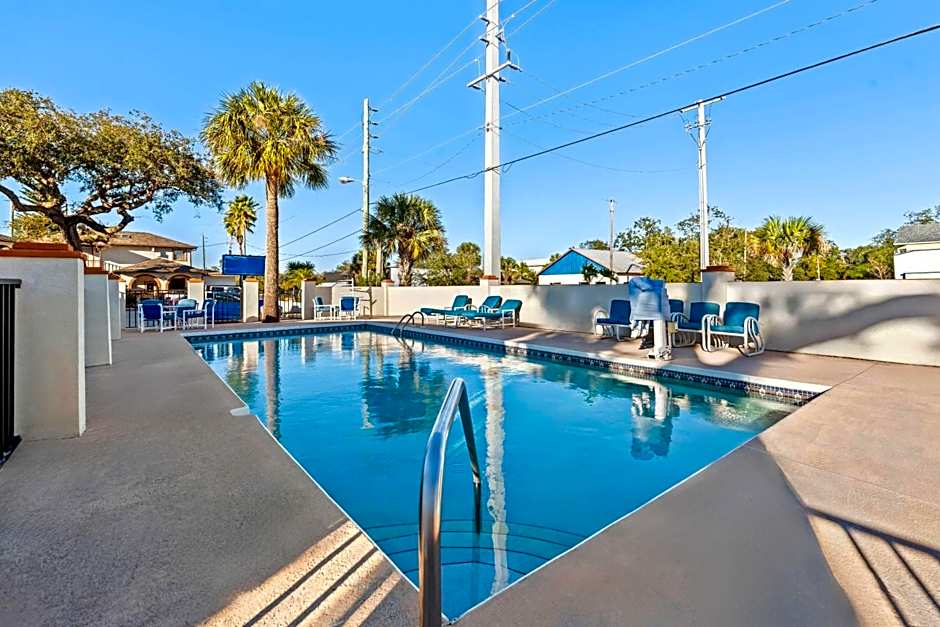 Travelodge by Wyndham Suites St Augustine