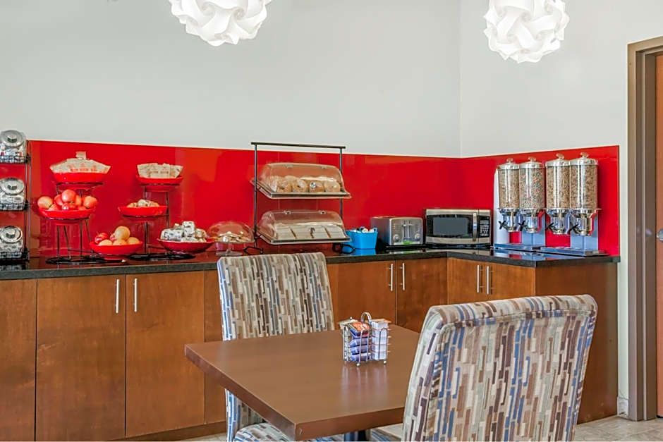 Ramada by Wyndham Carlyle