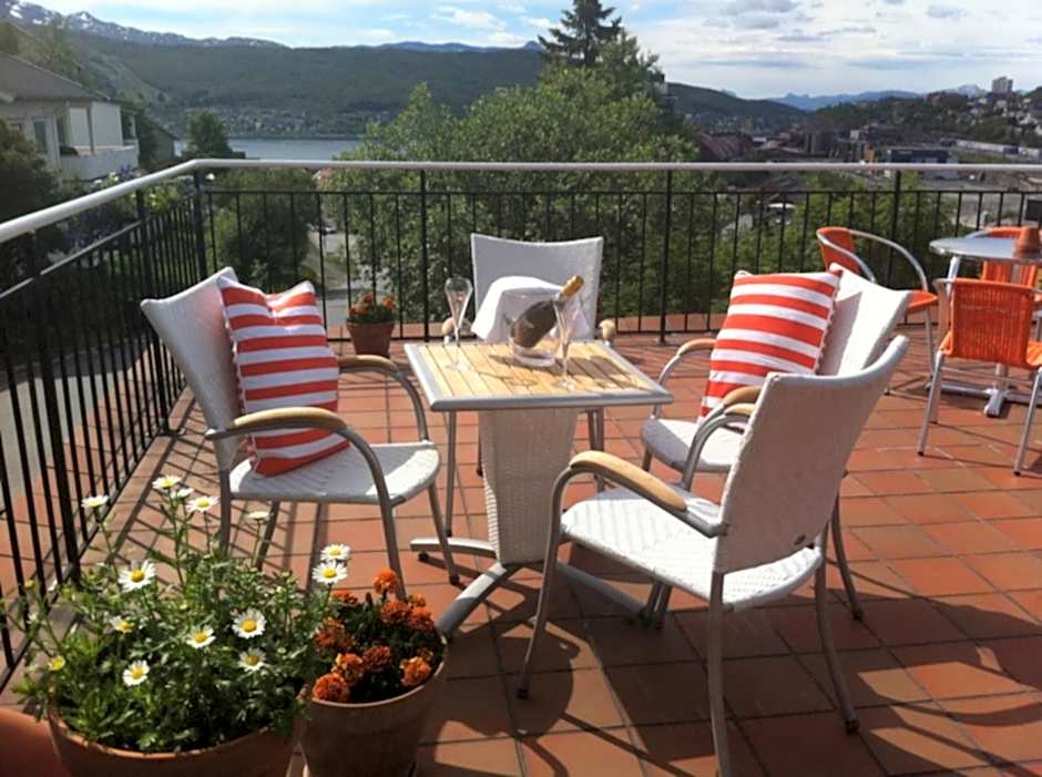 Breidablikk Guesthouse