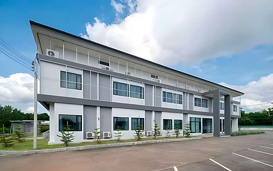 C2U Hotel Uthai Thani