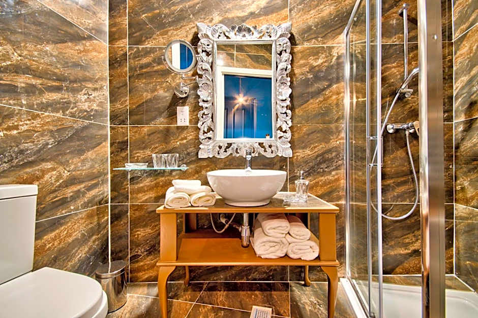 Julina Boutique Living