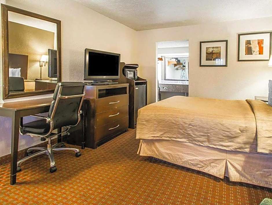 Quality Inn & Suites Panama City