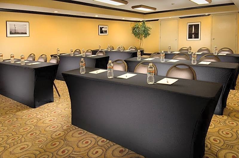 Days Inn by Wyndham Longview South