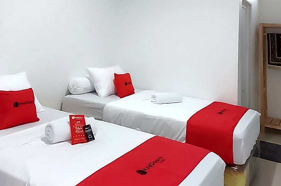 RedDoorz Syariah near RSUD Zainoel Abidin Banda Aceh