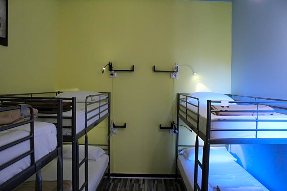 Home Genoa Hostel