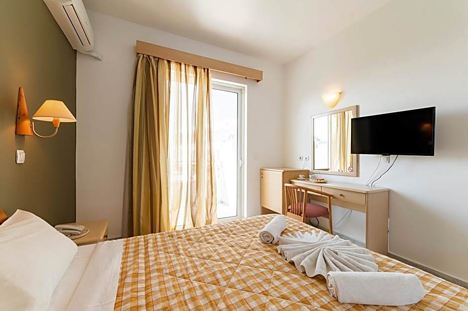 Photo 1 of 7 of 1 Double Bed or 2 Beds, Pool View