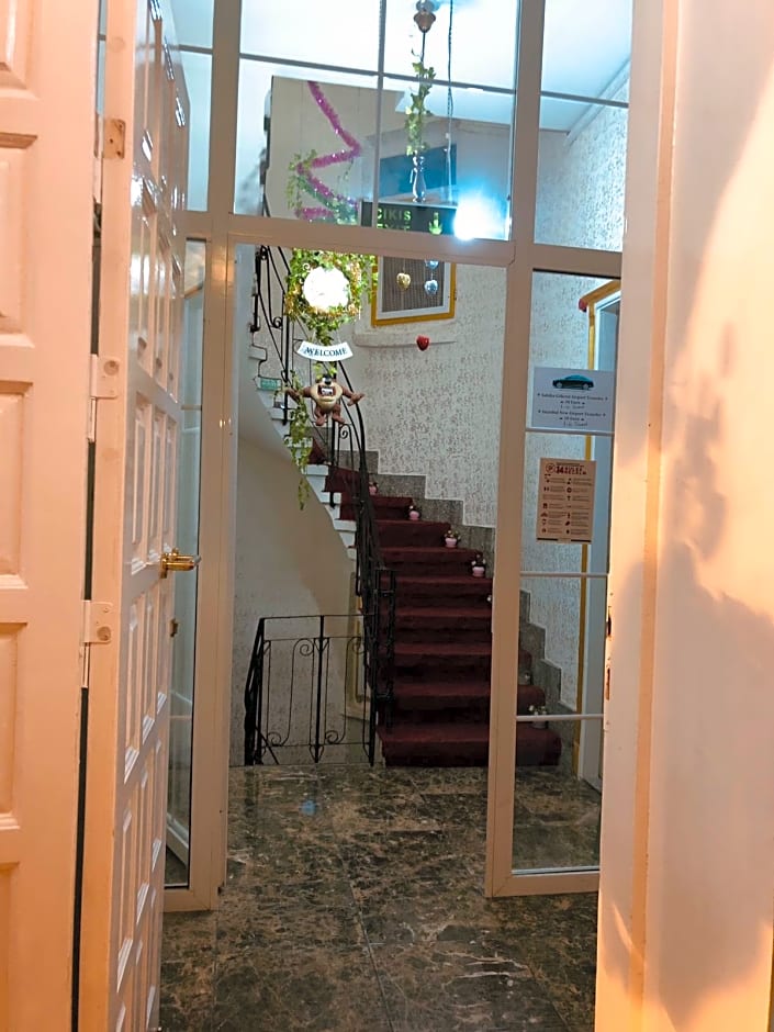 Alhambra Apart Hotel