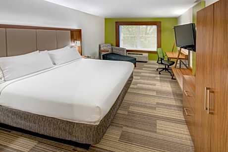 1 King Suite Mobility Accessible Roll Shower