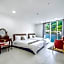 Crest72 Hotel