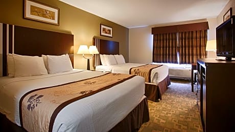 2 queen beds, non-smoking, refrigerator, 32-inch lcd television, high speed internet access, full breakfast