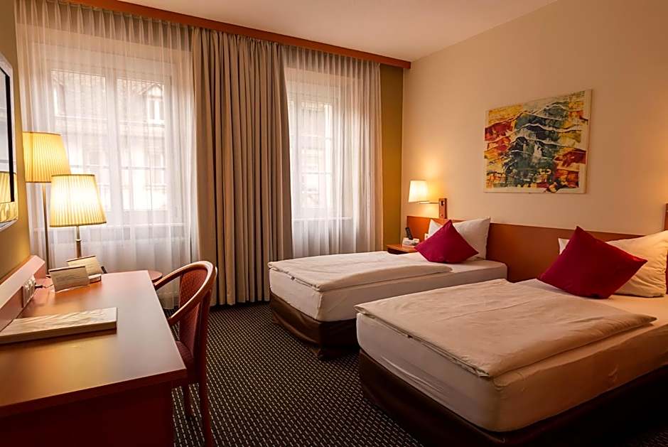 Central Hotel Lowen