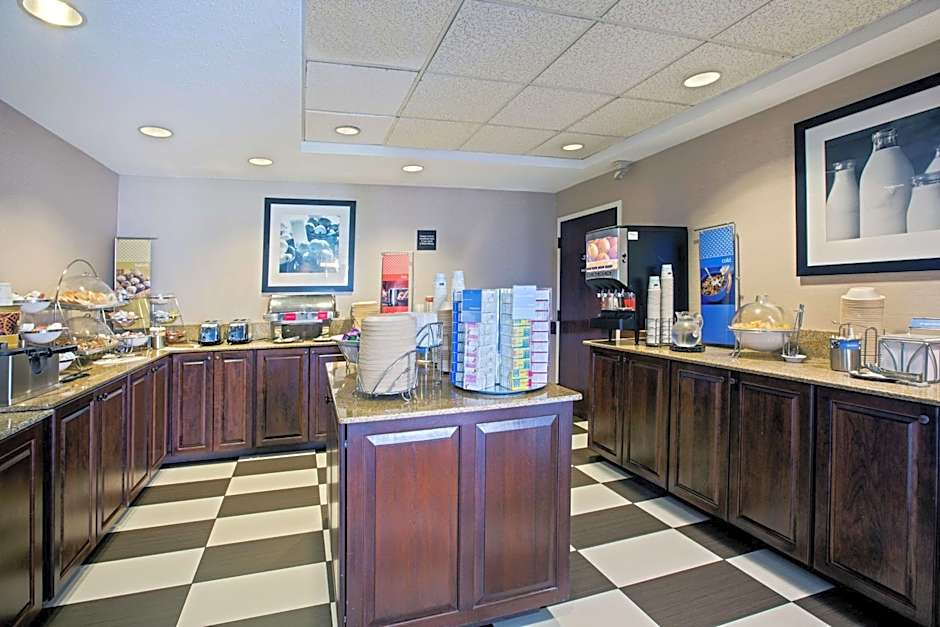 Hampton Inn By Hilton West Springfield