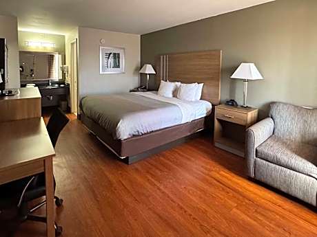 King Room - Non-Smoking