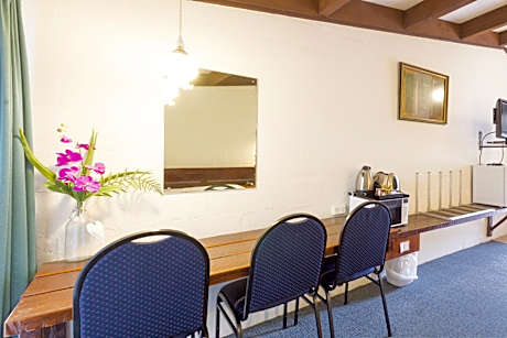 Standard Queen or Twin Room