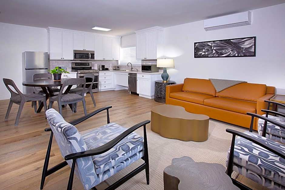 West Beach Inn, a Coast Hotel