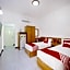 OYO 592 Goldenville Villa