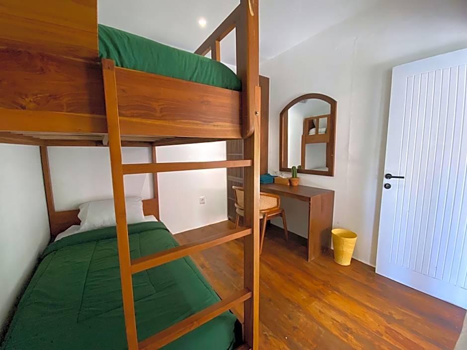 Cabana Surf and Stay