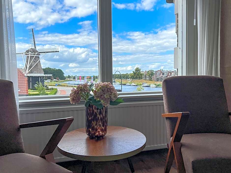 De Zon Hotel & Restaurant by Flow