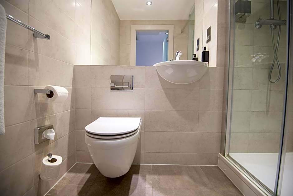 Roomzzz London Stratford