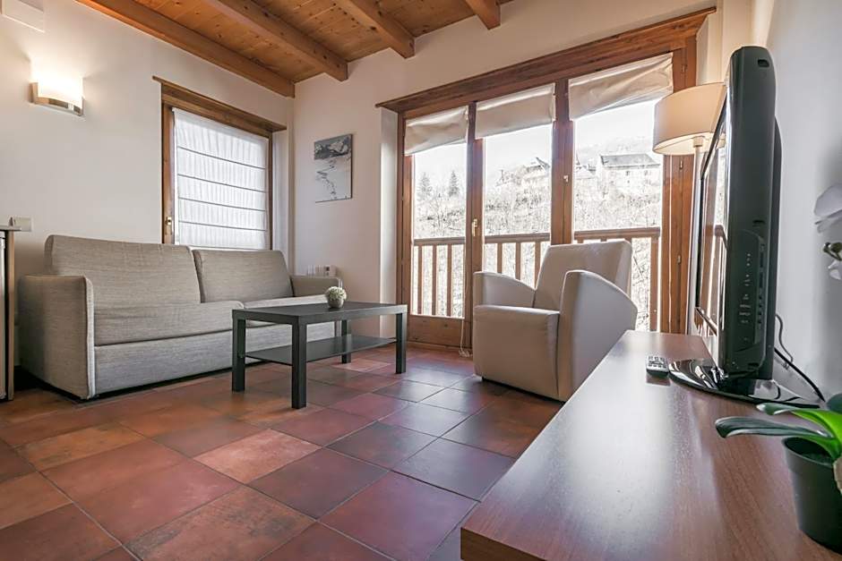 Apartamentos SNO Mont Romies Unhola