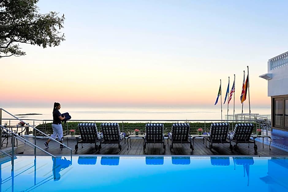 Twelve Apostles Hotel & Spa