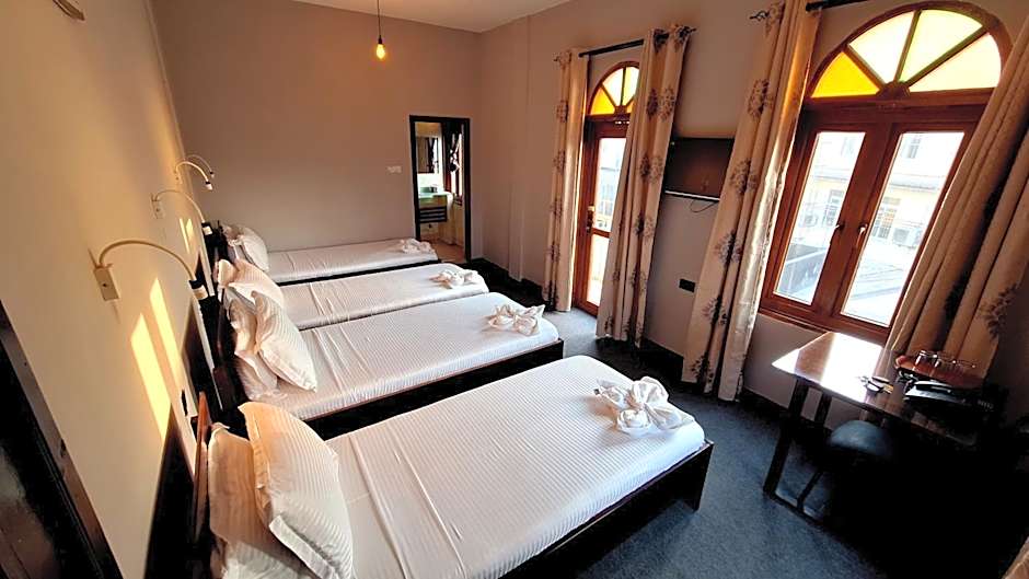 Rumaisa Hotel