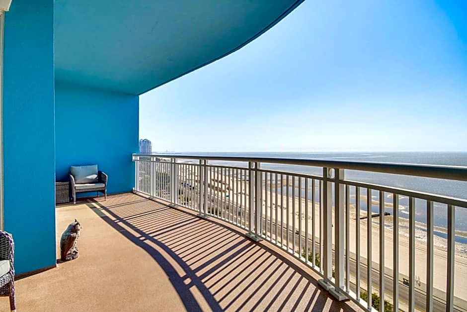 Charming Condo on the Beach/Legacy T2-1102