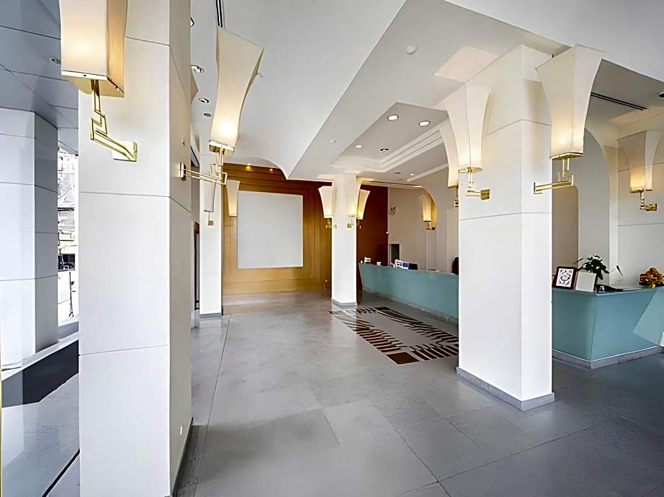 New Season Hotel