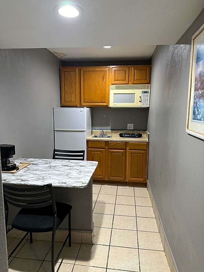 Americas Best Value Inn & Suites Groves Port Arthur